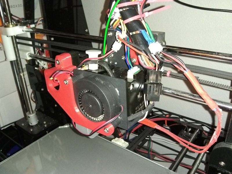 Extruder Assembly with new red fan mount